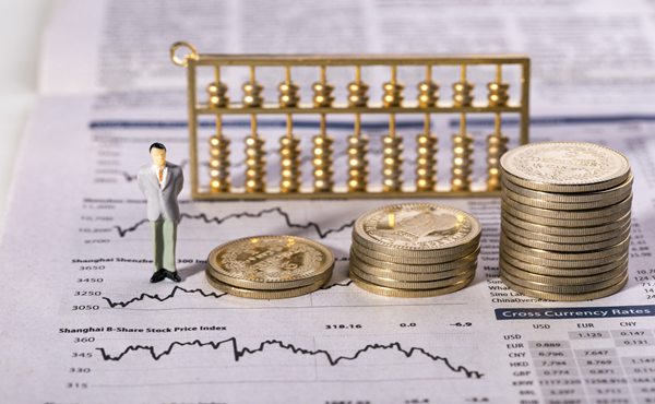 A股午评 | 创业板指半日涨近2% PEEK材料概念股大涨 新疆板块延续强势